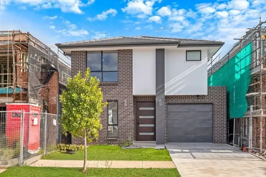 Melonba 4 Bedroom A Contemporary Sanctuary in Rapidly Growing Melonba