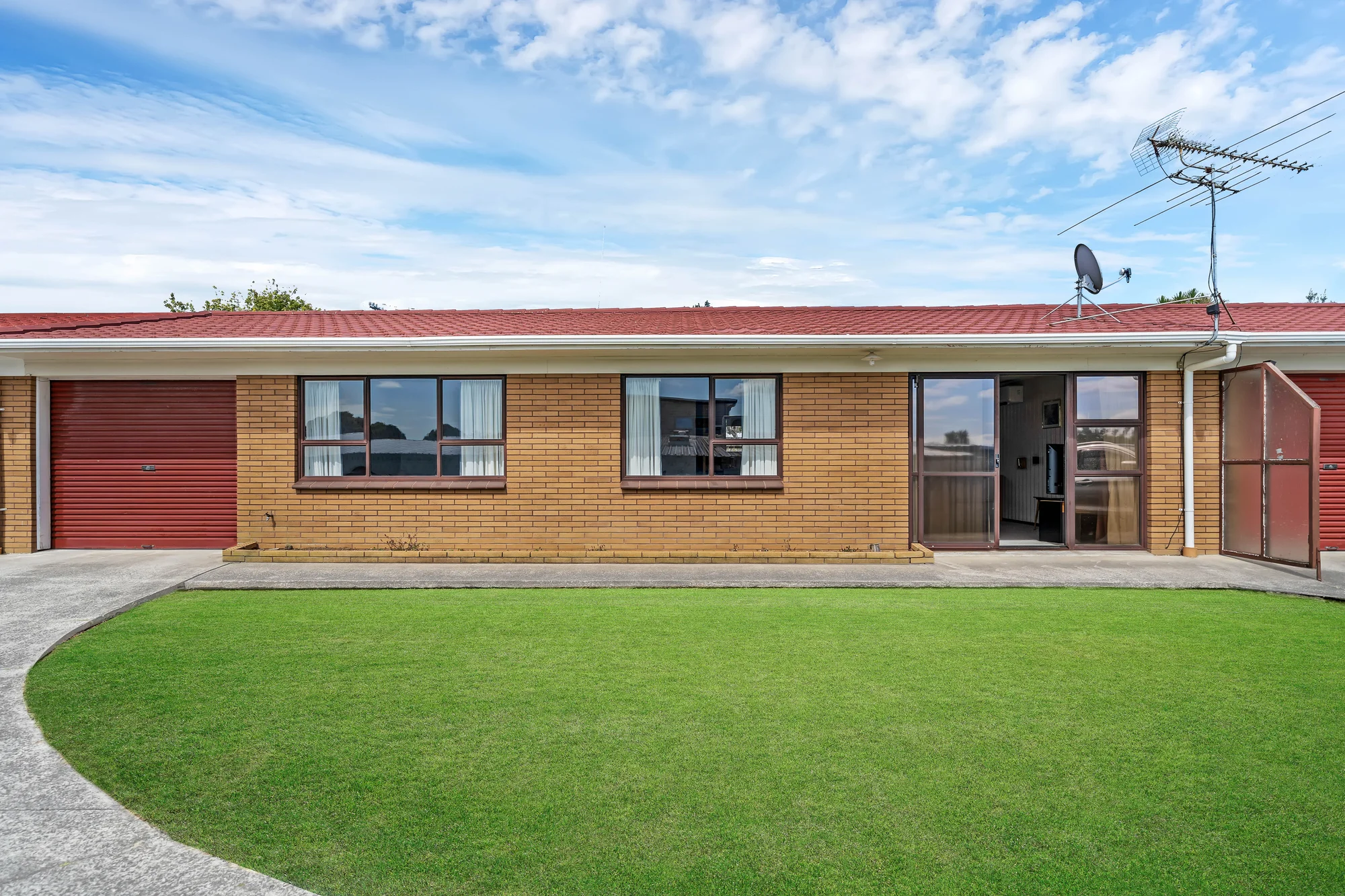 Pukekohe 2બેડરૂમ Original Charm with Excellent Potential