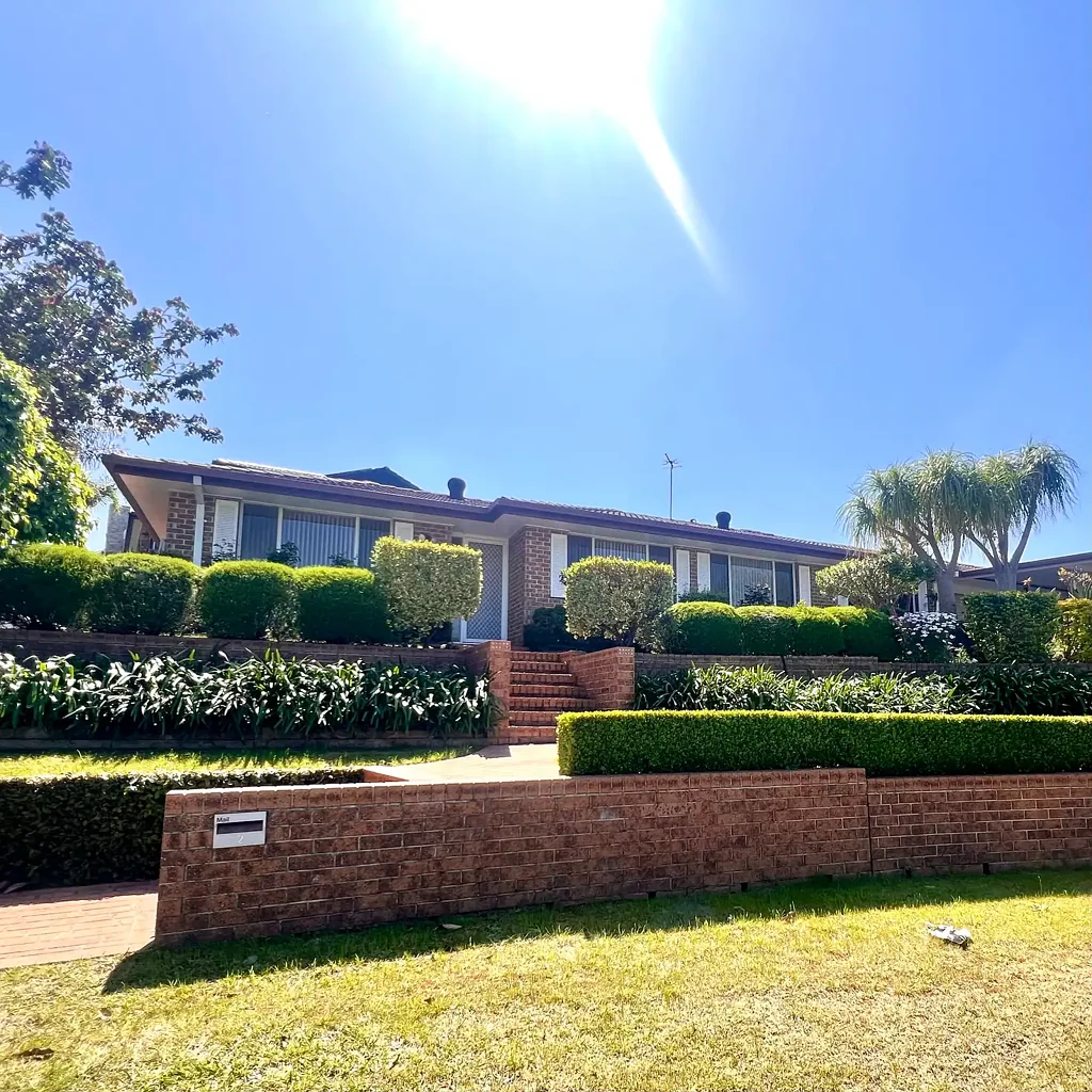 Spacious Family Home with Alfresco Living in St Andrews