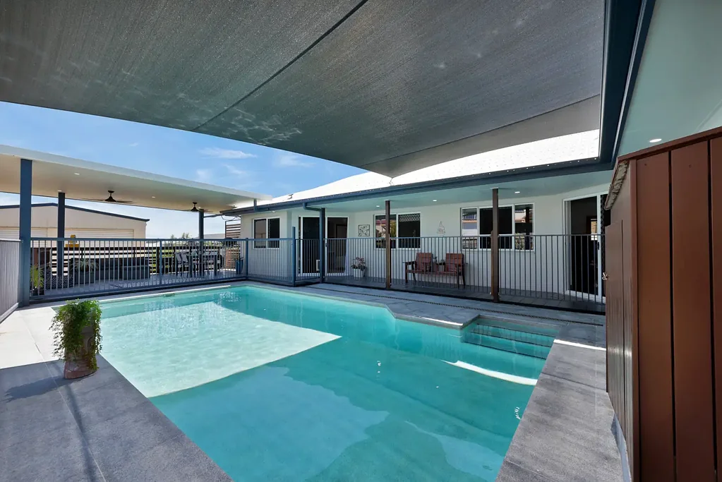Andergrove 4બેડરૂમ Welcome Home - everything you want & more!