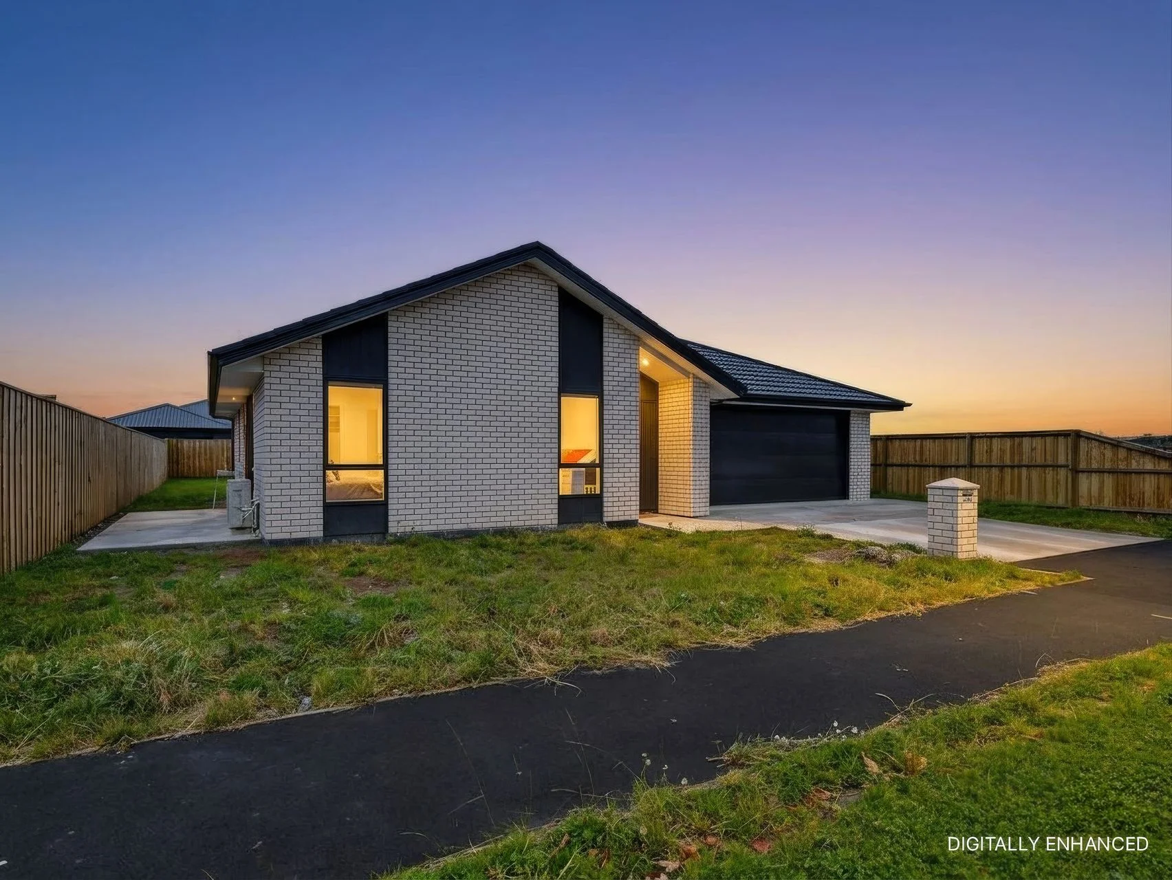 Elgin 3Zimmer Great Value 3-Bed, 3-Bath Config!