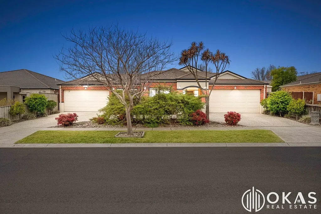Tarneit 4Habitaciones 47sqs Porter Davis Built Stunner / 820sqm Land / 2 x Double Garages & that too in Seasons Estate