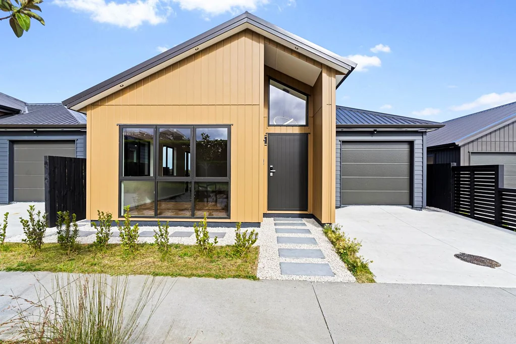 Warkworth 4 Bedroom  Best Views in Town!