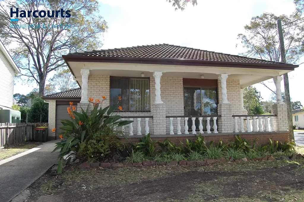 Family Home with x2 Single Garages