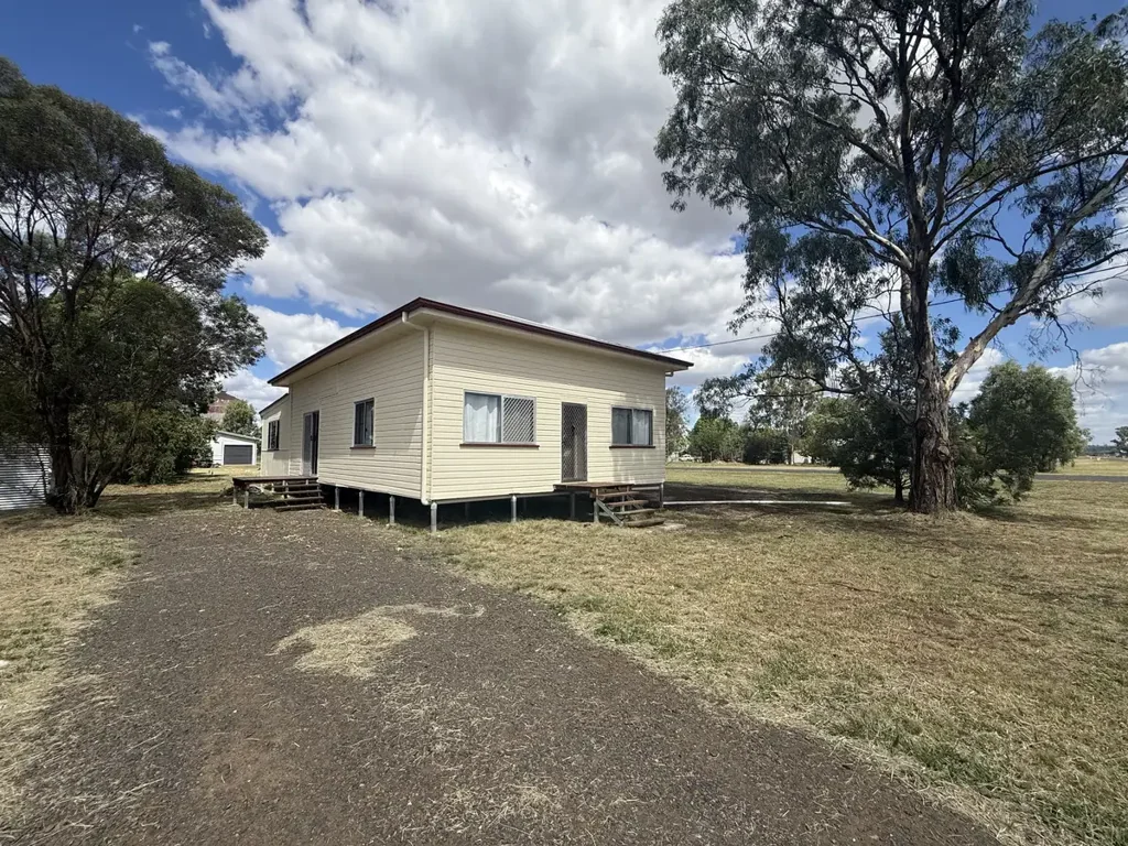 13 Delacy Street, Kaimkillenbun, QLD 4406