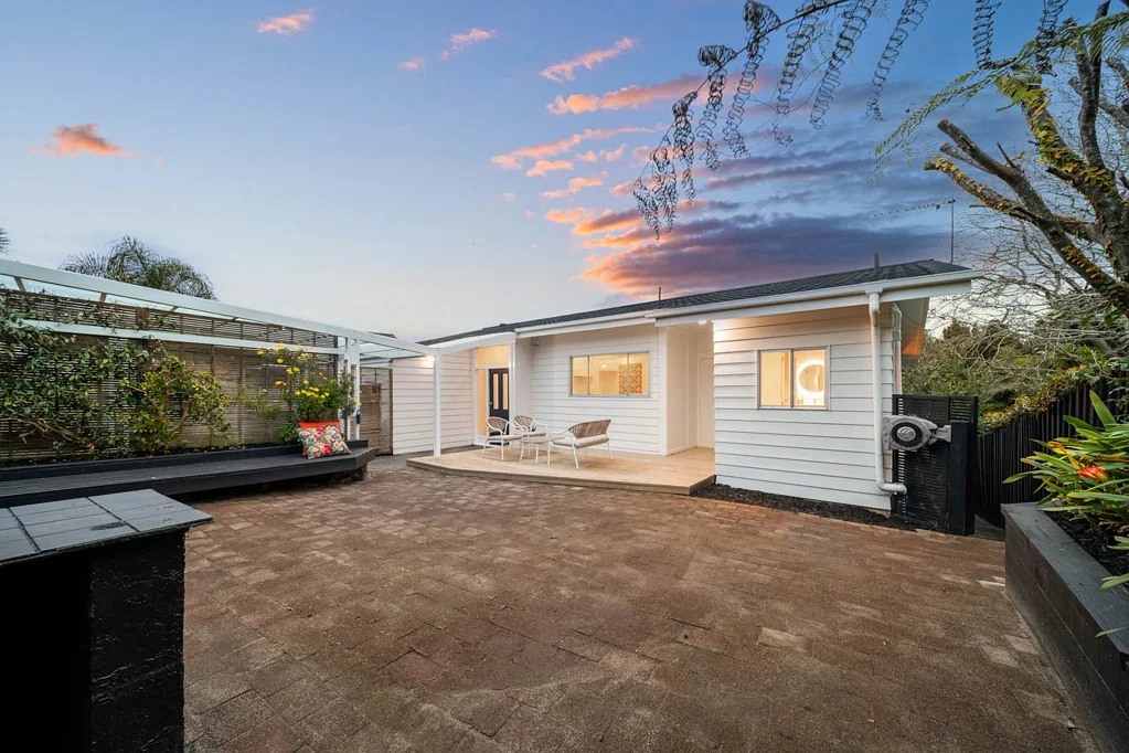 11 Geoffrey Road, Torbay, North Shore City, Auckland