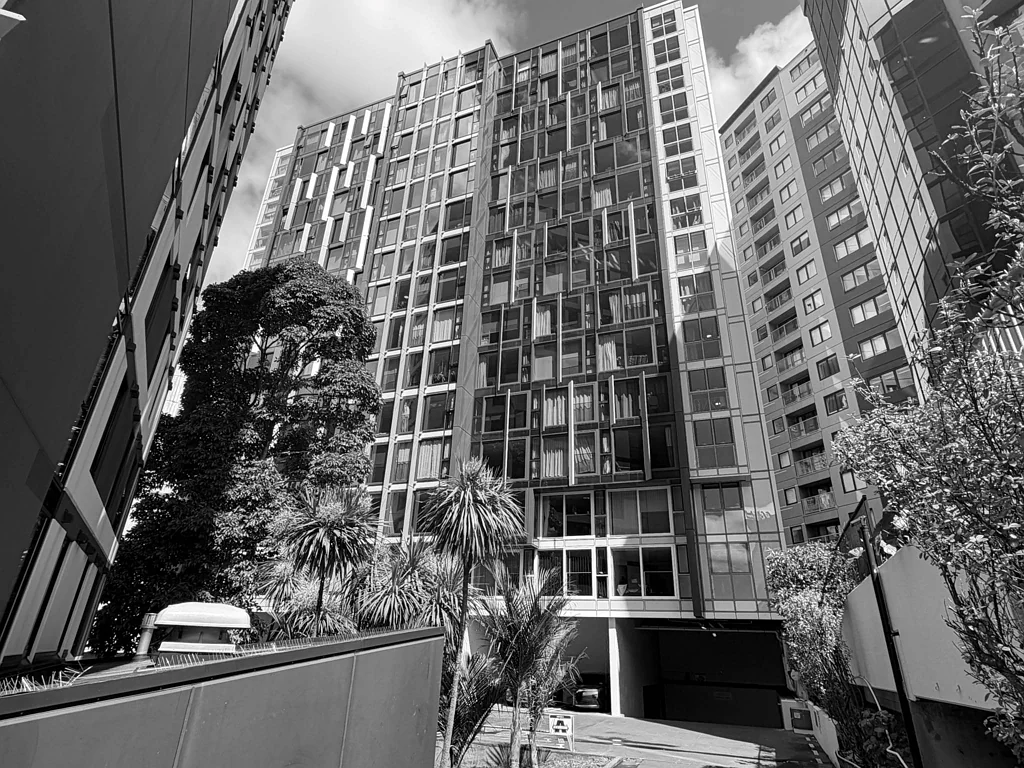 Grafton 1Zimmer HIGH COURT SALE