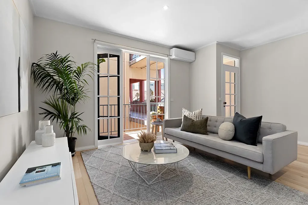 St Kilda 1 Slaapkamer Truly spacious, thoroughly impressive and securely leased until April 2027