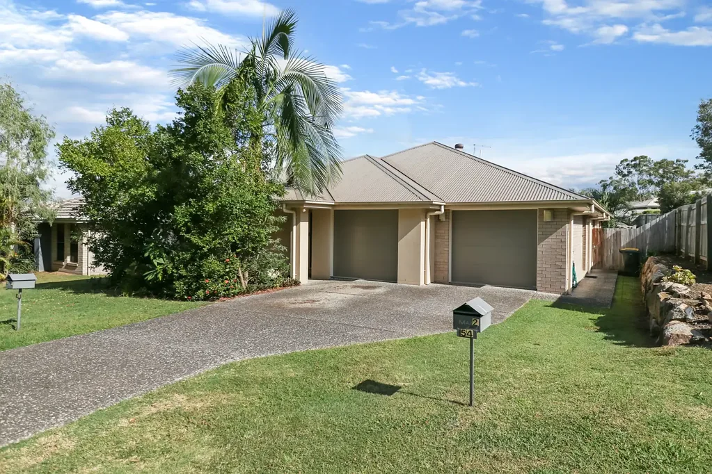 Gleneagle 5 Bedroom Dual Income, Single Smart Move – Secure Your Future in Gleneagle