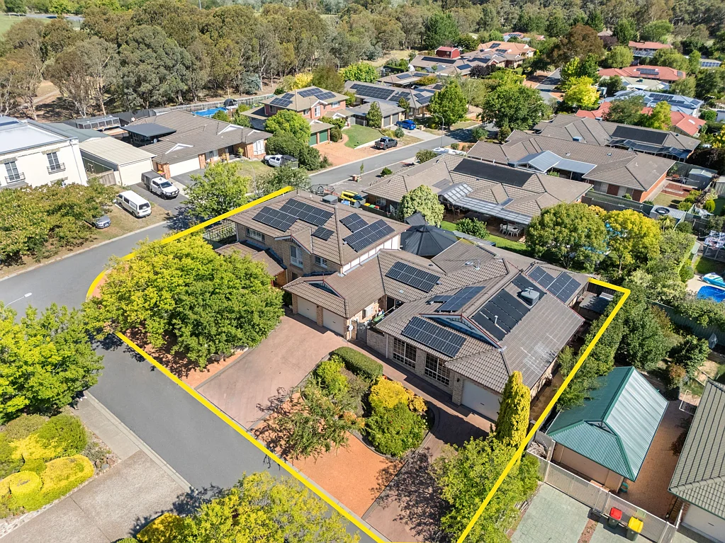 4 Buckmaster Crescent, Dunlop, ACT 2615