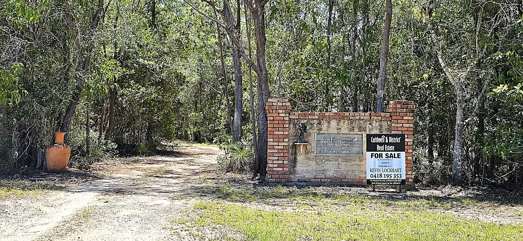 Cardwell 7બેડરૂમ Mudbrick Manor – A Landmark Property With Endless Possibilities