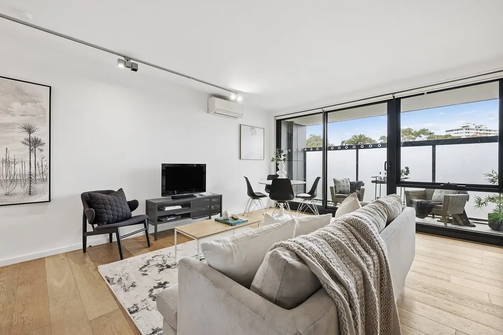 St Kilda 1 Bedroom Lifestyle, Light & Location in the Heart of St Kilda