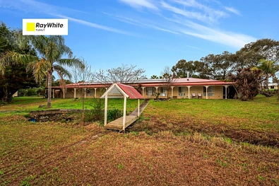 98-102 Blowering Road, Tumut, NSW 2720, 4 chambres, 2 salles de bain, House