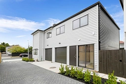 8B Minaret Drive, Bucklands Beach