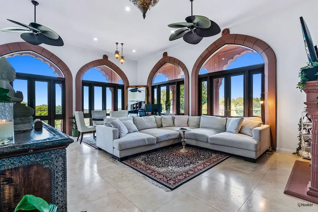 PURE LUXURY -  SPACIOUS VILLA IN TRANQUIL SURROUNDS & AMAZIN