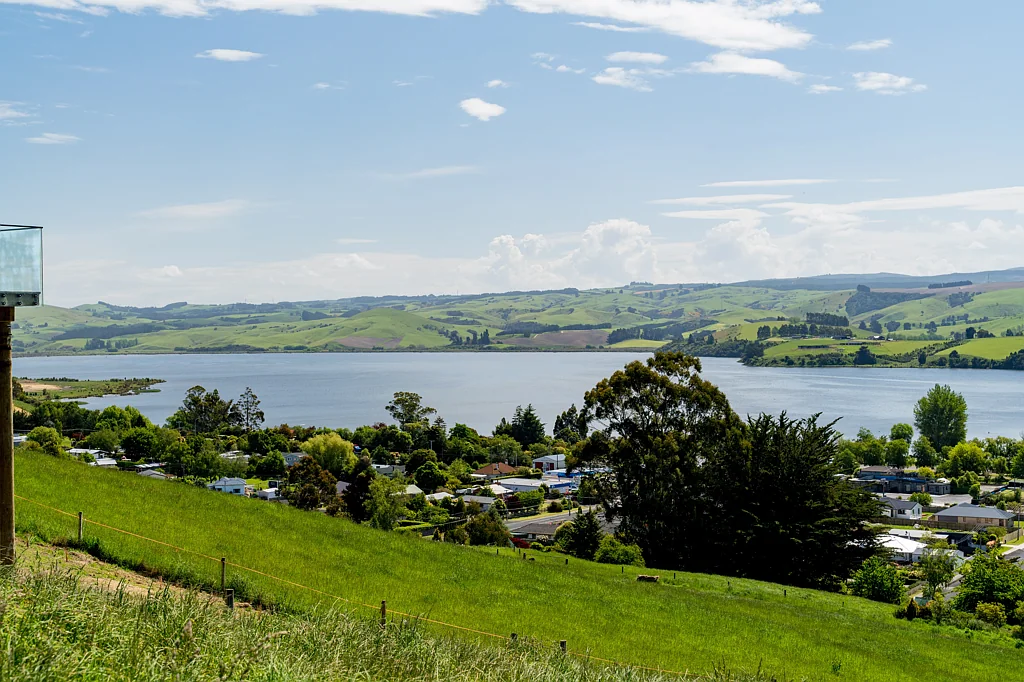 Waihola Your crowning glory