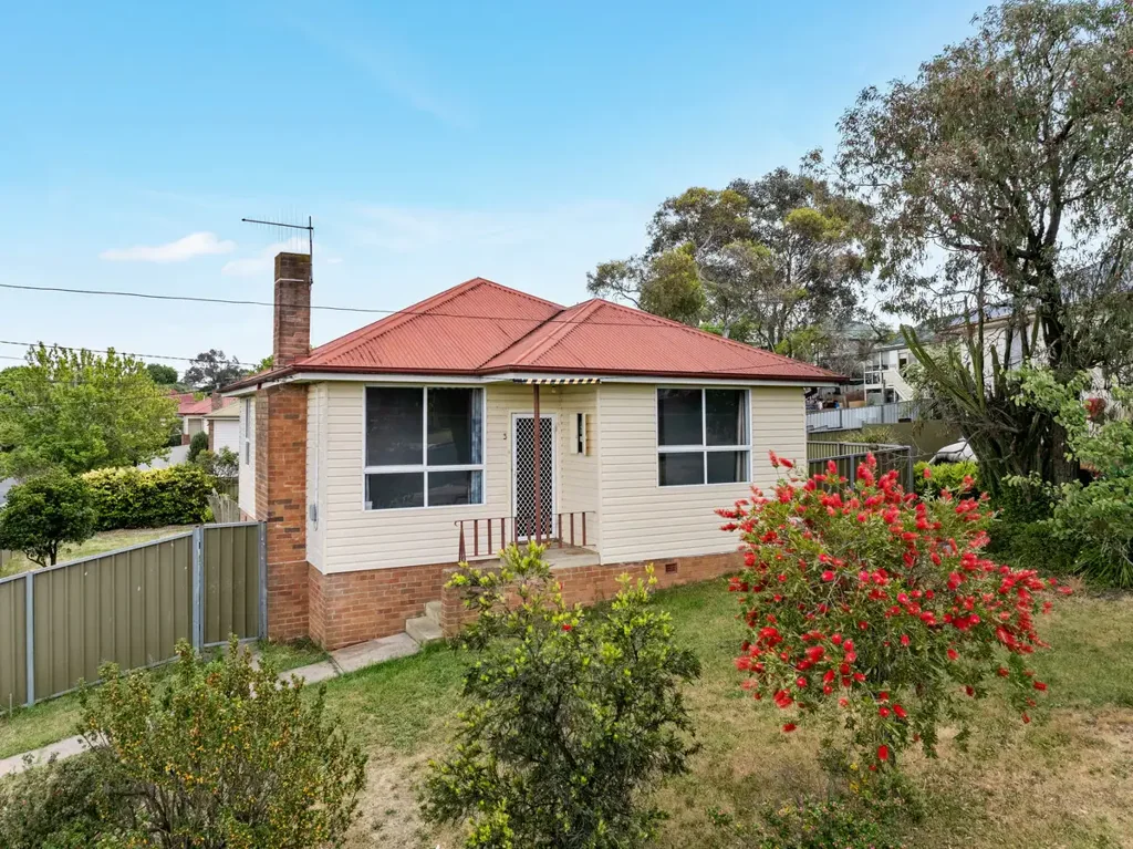 Charming West Bathurst  Home