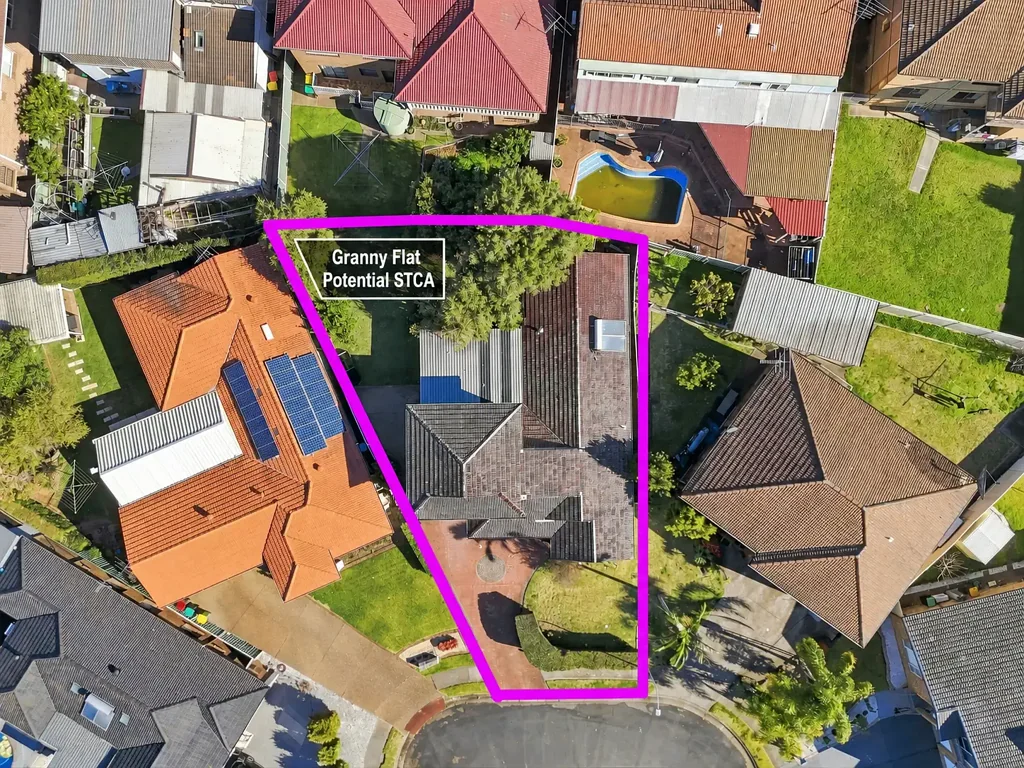 Edensor Park 4房 606.3平方米的宽敞私密生活空间！ Spacious and Private Living on 606.3m2!
