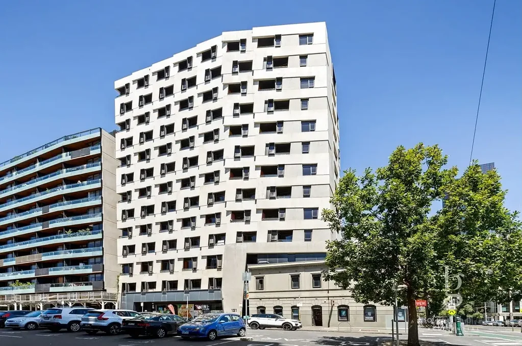 FURNISHED AND READY TO MOVE IN - STUDENT ONLY