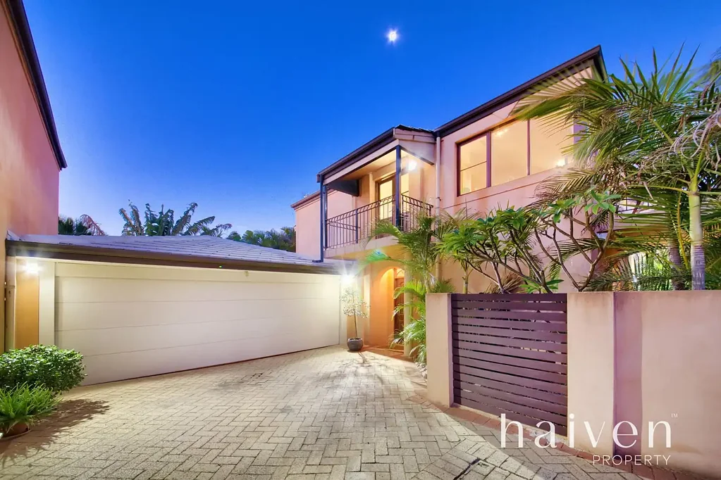 Scarborough 3房  Where stylish everyday living comes with an ocean backdrop.