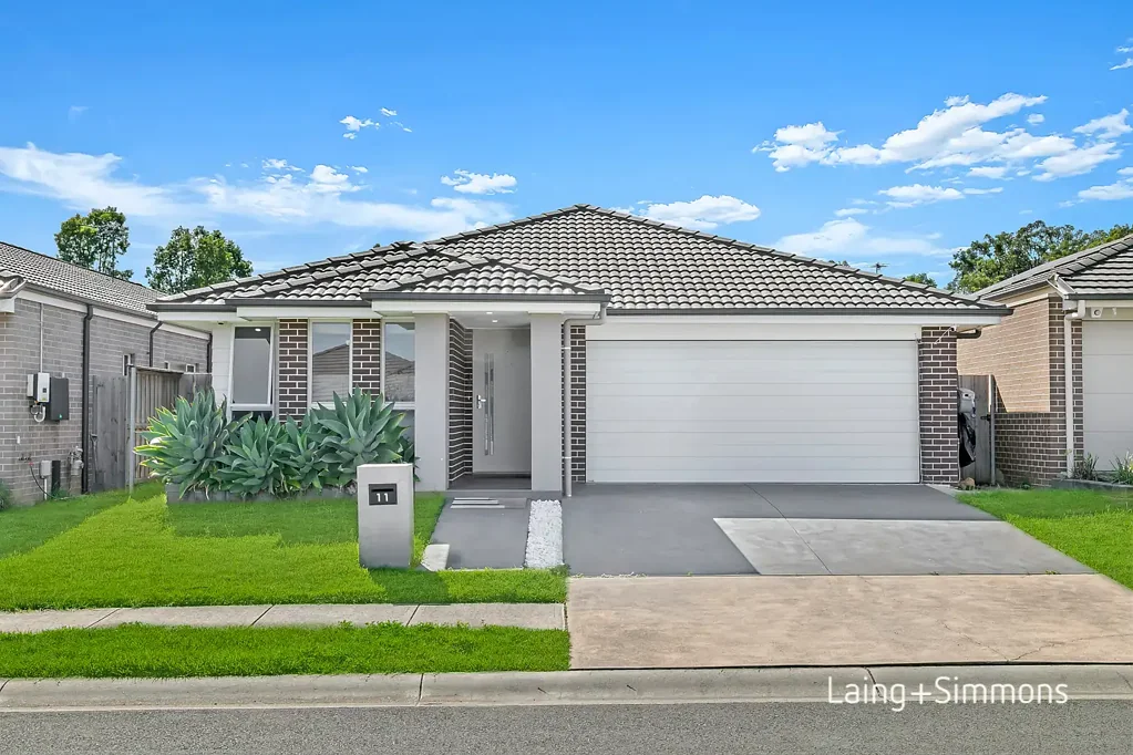 11 Leeville Street, Colebee, NSW 2761