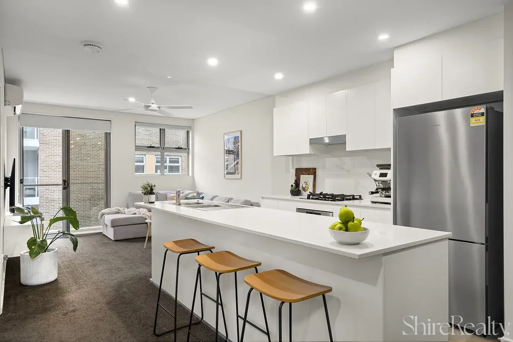 Modern & bright apartment in the heart of North Kellyville