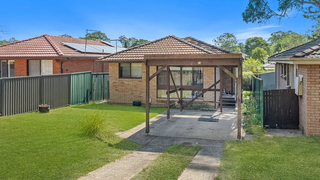 13 Knotwood Avenue, Macquarie Fields, NSW 2564