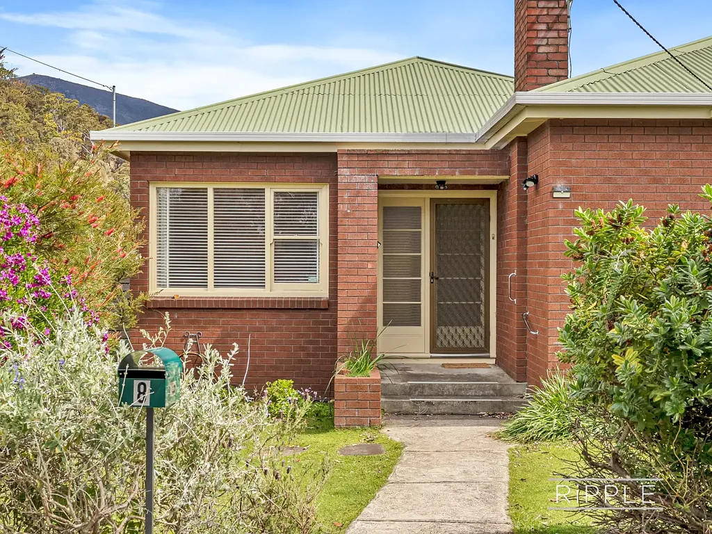 8 Esk Avenue, Mount Stuart, TAS 7000