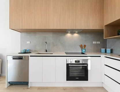 1/4 Toru Street, Te Atatu Peninsula, Waitakere City, 4房, 4浴, 城市屋