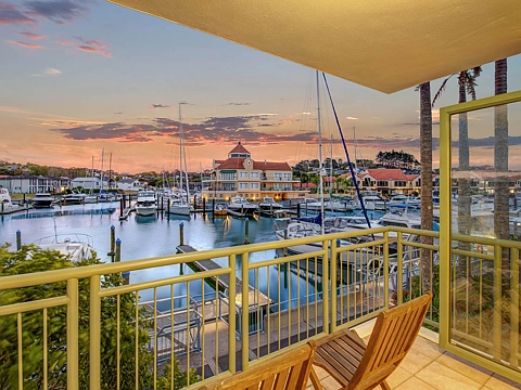 Gulf Harbour 3房  Harbourside Living with 12m Marina Berth.
