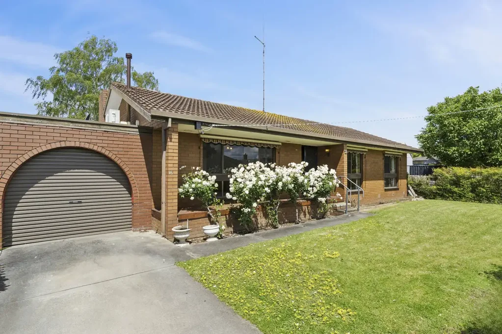 16 Campbell Street, Colac, VIC 3250