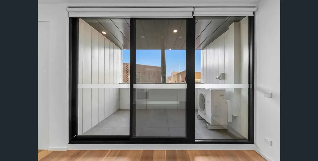 Brunswick East 2房 活力Brunswick East 优享生活圈  开放式厨房 Bosch电器  防虫阳台  现代化浴室  分体空调  新粉刷  光彩木地板  安全停车 Loft-Style 2-Bedroom Apartment | Tenanted at $665/wk | Brunswick East