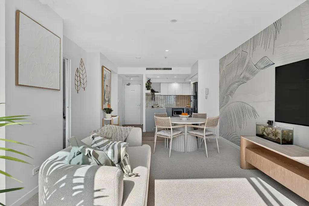 North facing two bedroom apartment on level 3!