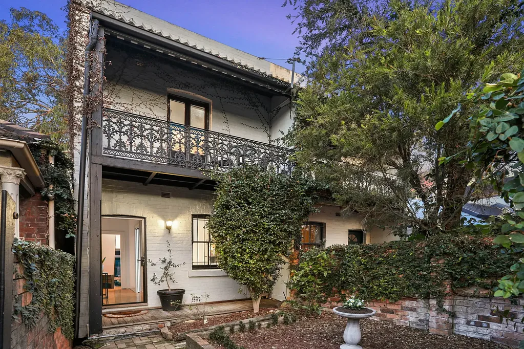 Lovely Terrace Home for the Entertainers