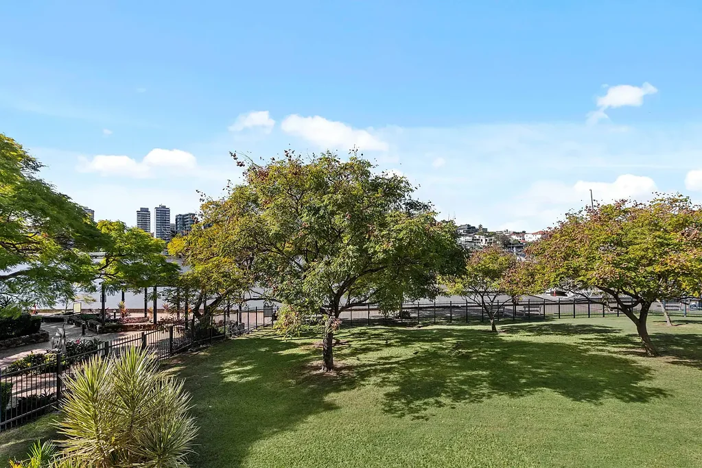 11/10 Goodwin Street, Kangaroo Point, QLD 4169