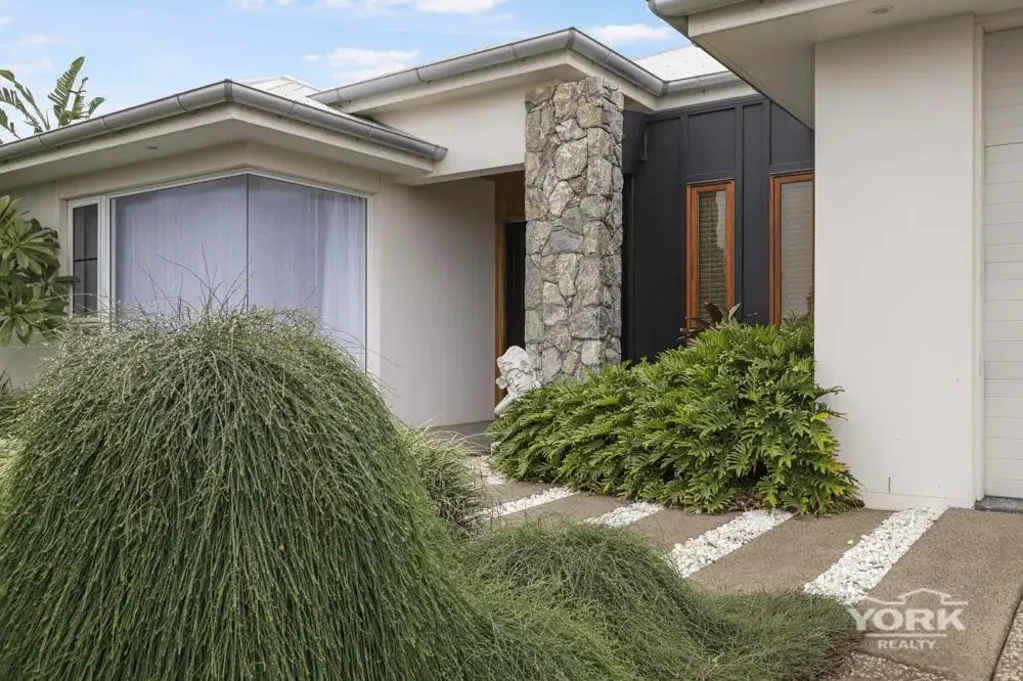 Kleinton 4ਬੈੱਡਰੂਮ WHY BUILD??   THIS BEAUTIFUL HOME IS AS NEW WITH ALL THE TRIMMINGS!!