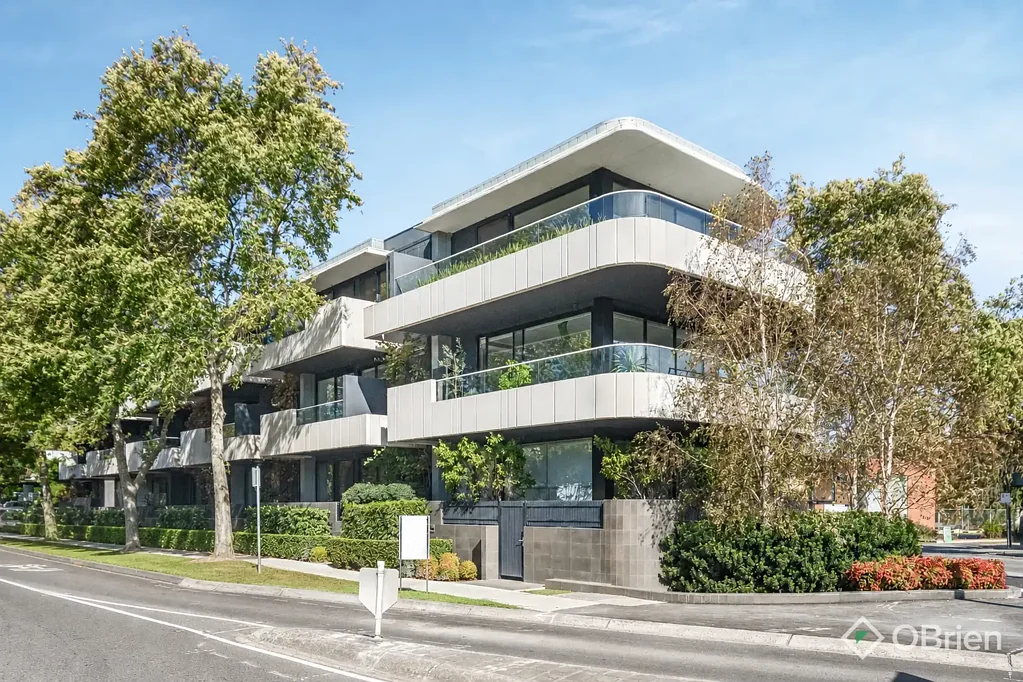 Stylish Ground Floor Living in Prestigious 'Oscar' Development