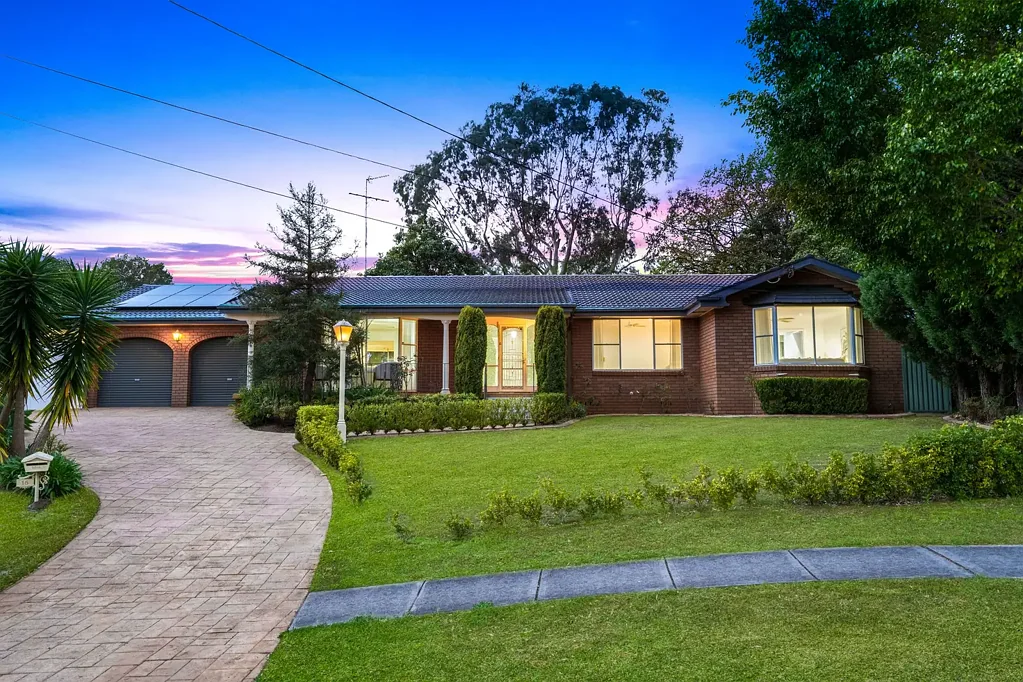 Baulkham Hills 3ਬੈੱਡਰੂਮ Single Level Living in a Prime Locale // 854m2