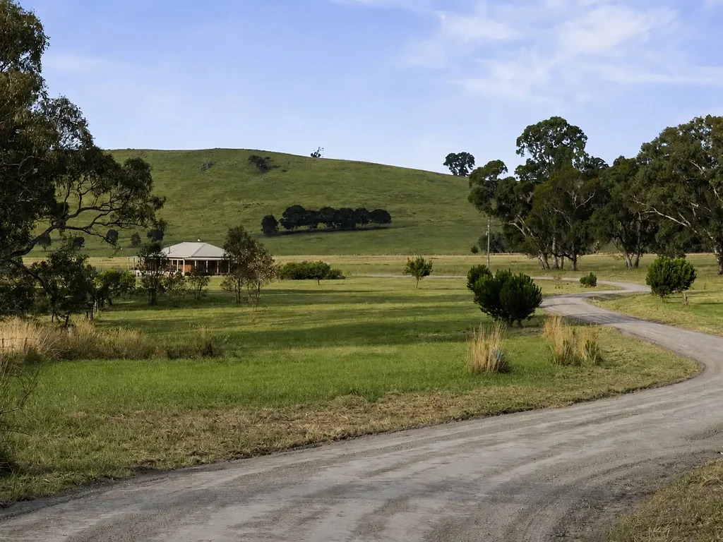 Mansfield 4Kwarto 23 acres 5 minutes from town!