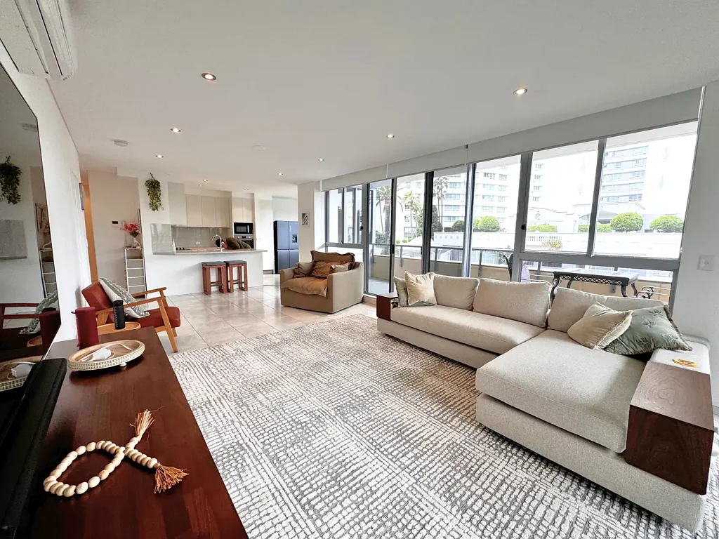 Modern Fully furnished Apartment in Southport, Meriton
