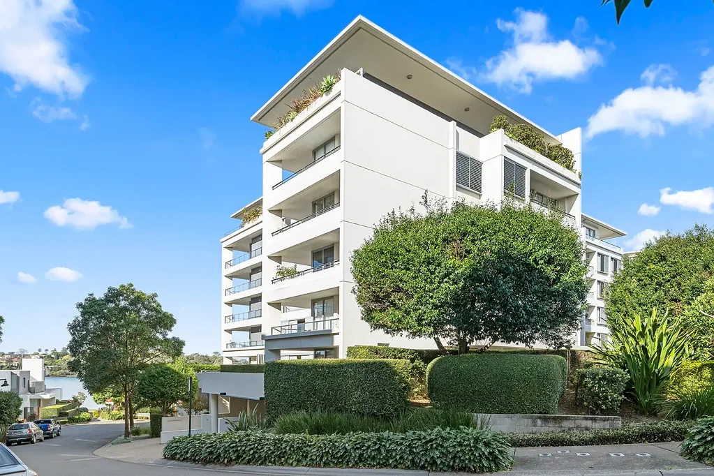 Luxurious Waterfront Living with Panoramic Water Views
