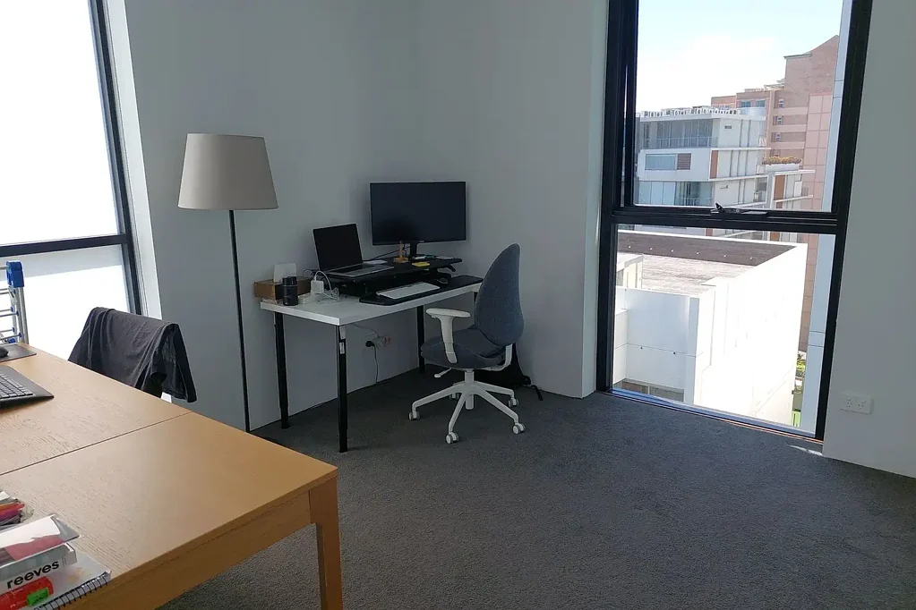Convenient 2 Bedroom Apartment with Parking in Bondi Junction