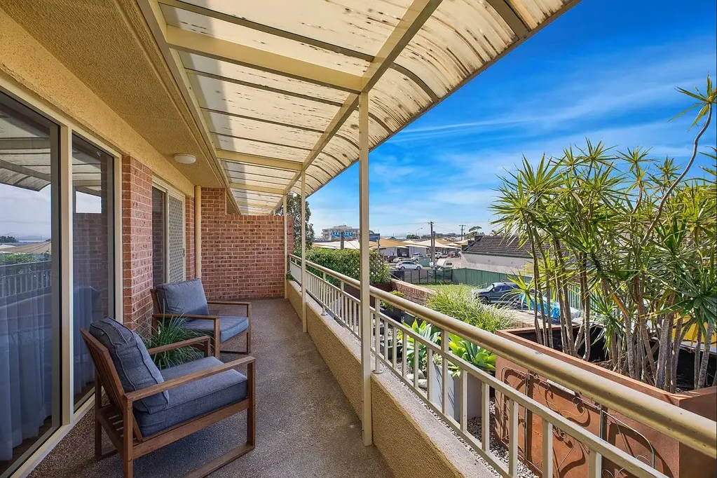 Coastal Living with Lake Views & Everyday Convenience
