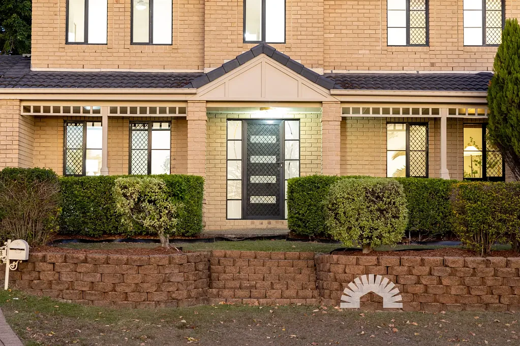 Narangba 5બેડરૂમ Five Bedrooms and Four Living Areas in a Quiet Narangba Cul-de-sac