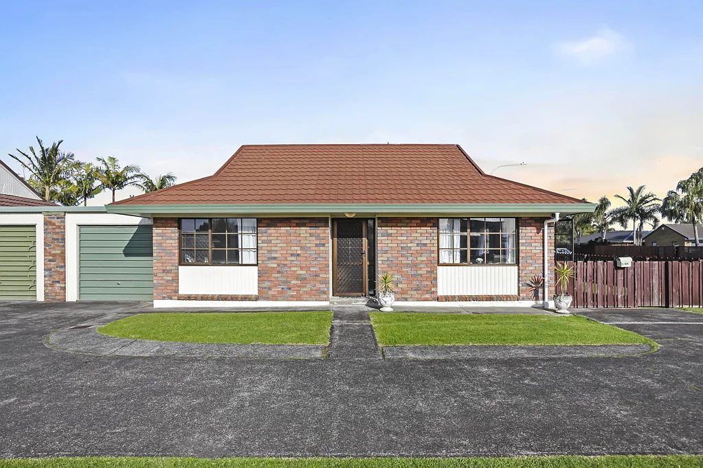1/20 Sturges Road, Henderson Heights, Waitakere City, Auckland