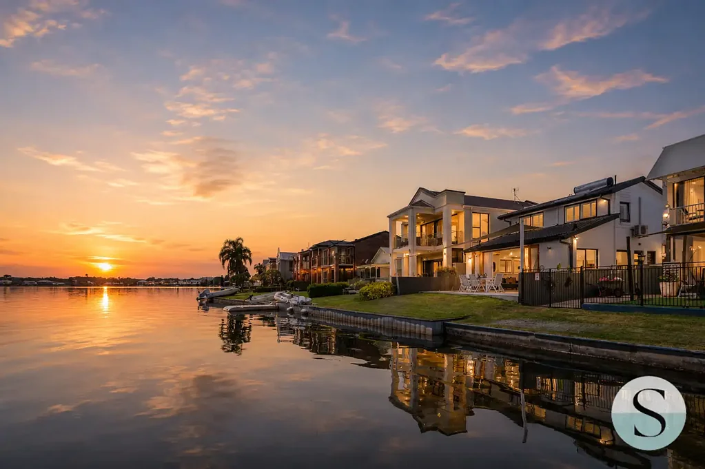 Marks Point 4Zimmer Direct Waterfront One Off Value! Owners Have Met The Market & Ready to Move, Set Day Sale by June 27th at 5pm If not sold prior