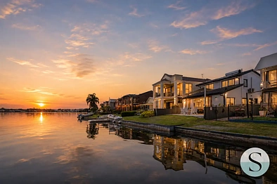 Marks Point 4Zimmer Direct Waterfront One Off Value! Owners Have Met The Market & Ready to Move, Renovated, Ready Now & Bursting With Future Potential