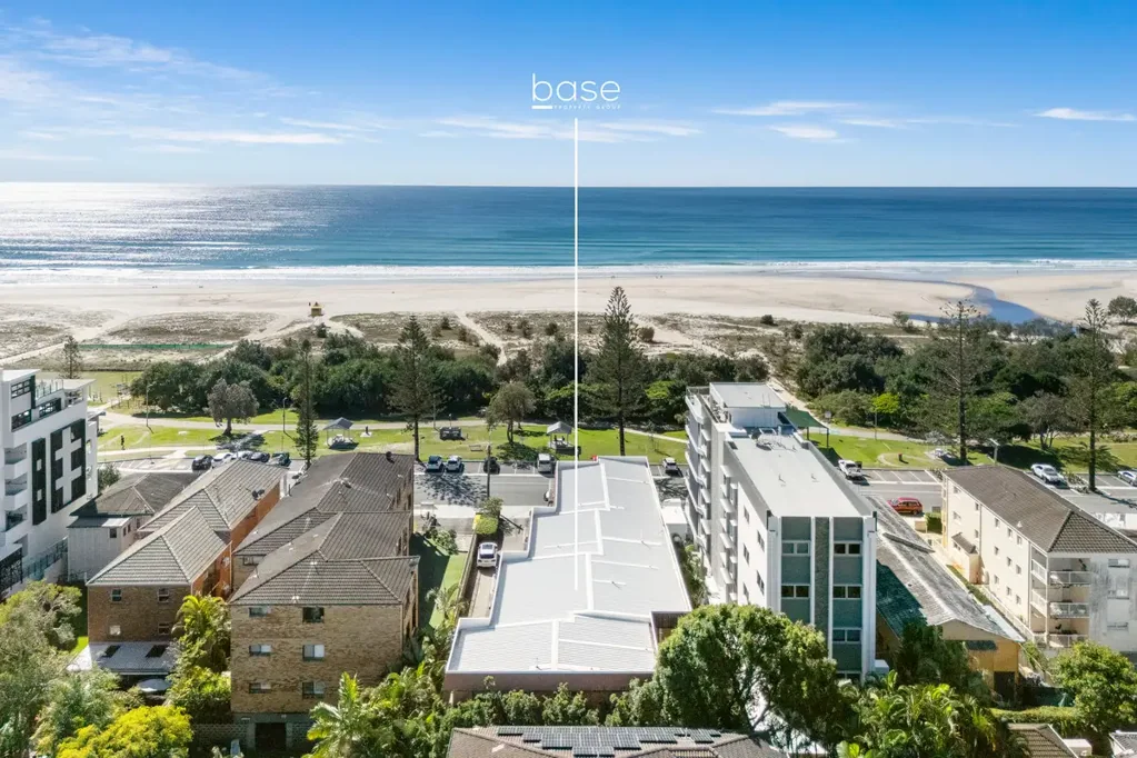 Bilinga 2房  Spacious Coastal Apartment with Endless Potential