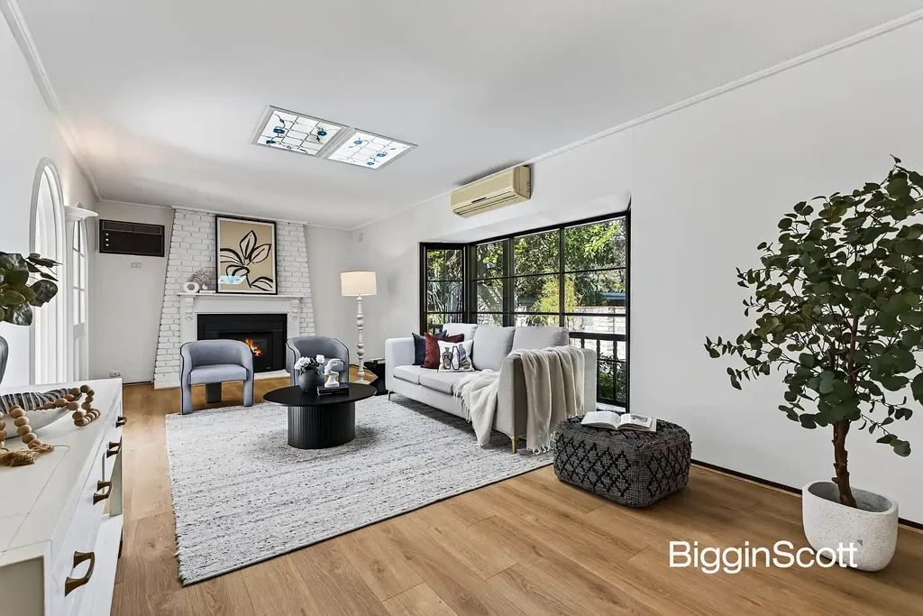 Mount Waverley 5ਬੈੱਡਰੂਮ SPACIOUS FAMILY HOME WITH MULTIPLE LIVING AREAS IN THE MWSC ZONE!