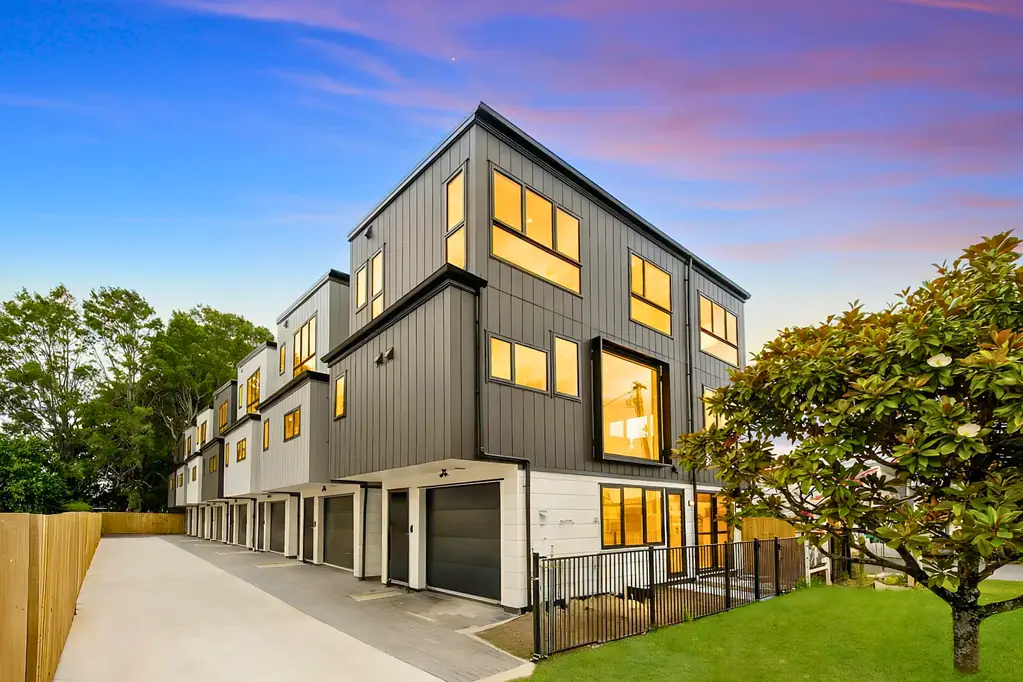 Henderson 4 Slaapkamer Standalone Living with Flexible Income Potential